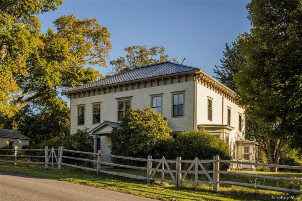 108 Wey Road, Rhinebeck, NY 12572