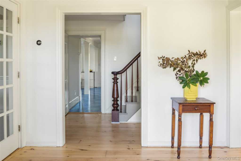 108 Wey Road, Rhinebeck, NY 12572 - Photo 3 of 24