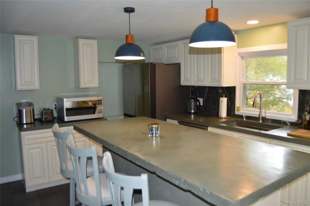 44 Wood Street, Kingston, NY 12401 - Photo 4 of 17