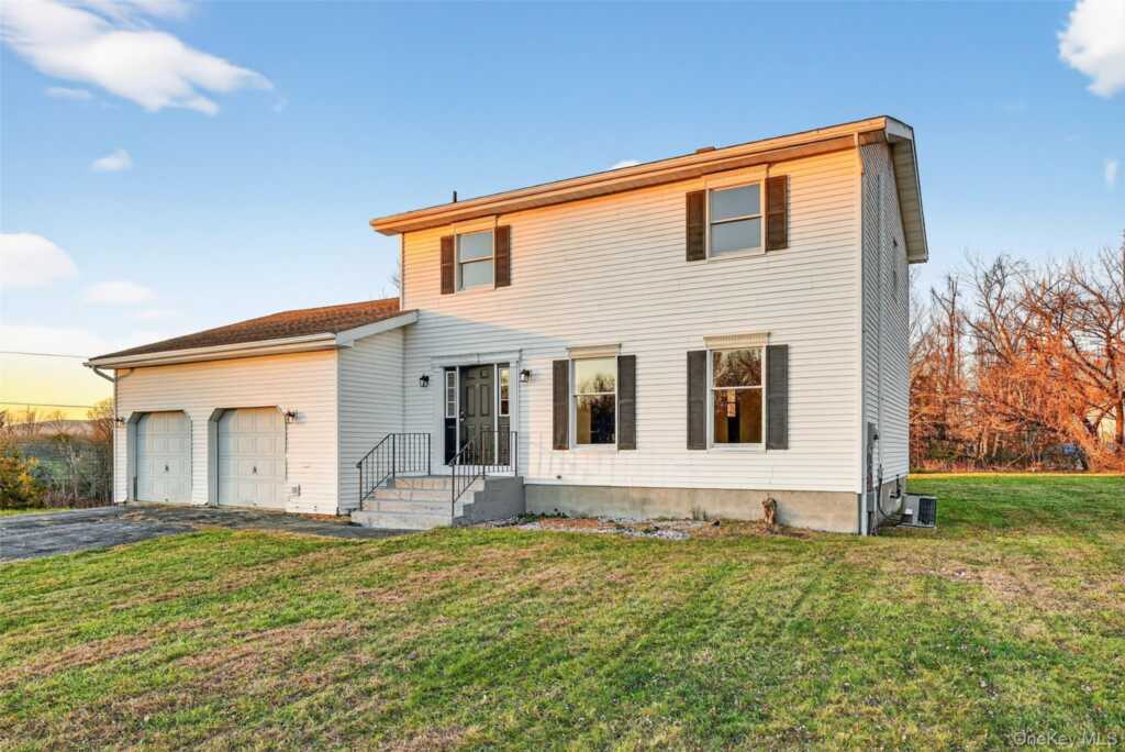 14 Country Meadows Road, New Paltz, NY 12561 - Photo 2 of 28