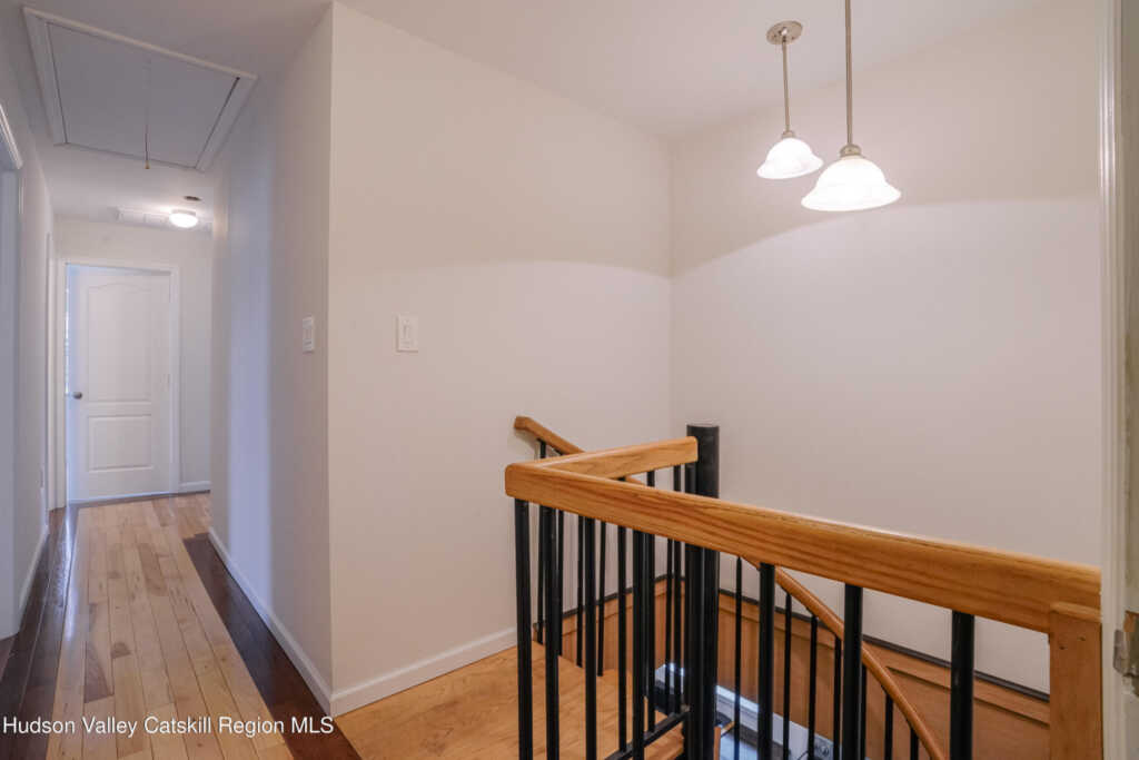 1054 Columbia Street, Kingston, NY 12401 - Photo 10 of 22