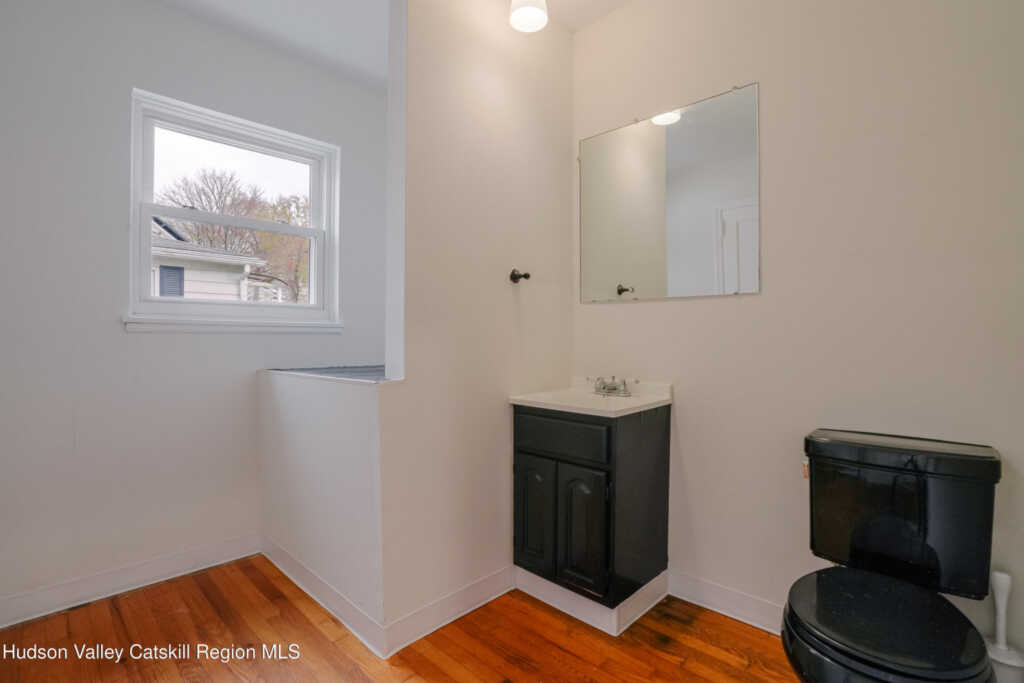 1054 Columbia Street, Kingston, NY 12401 - Photo 9 of 22