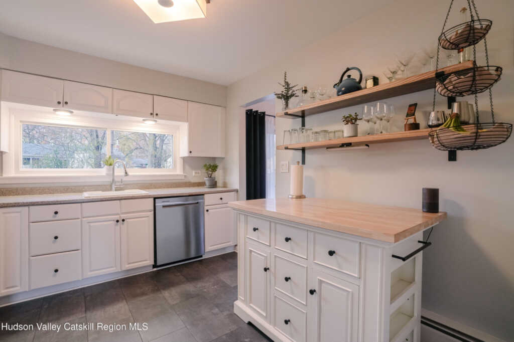 9 Mountain View Court, Rhinebeck, NY 12572 - Photo 10 of 28