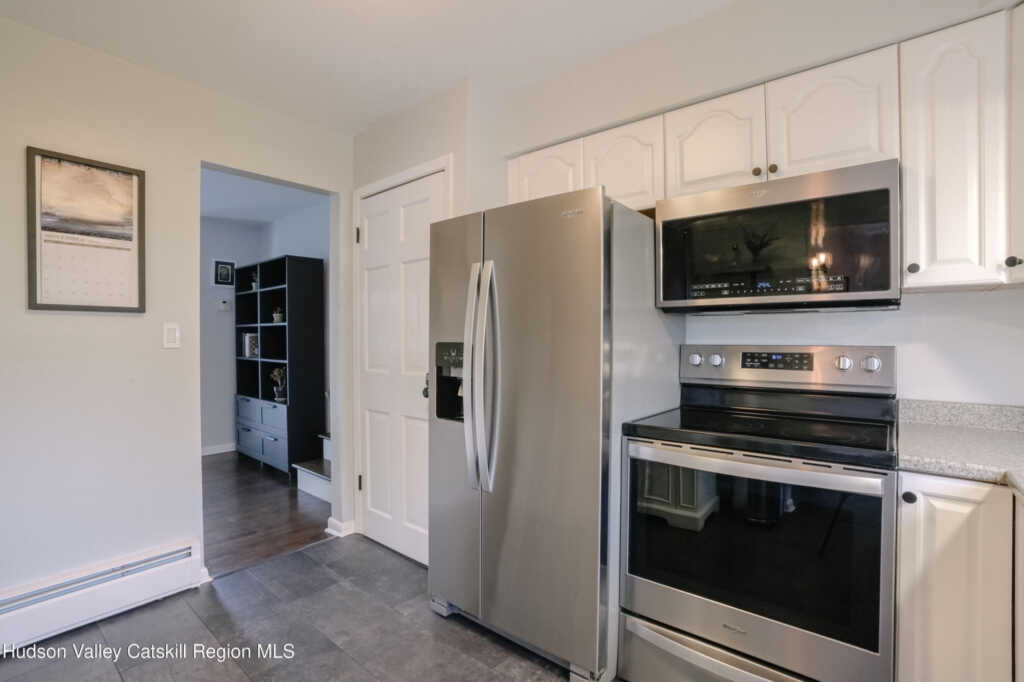 9 Mountain View Court, Rhinebeck, NY 12572 - Photo 11 of 28