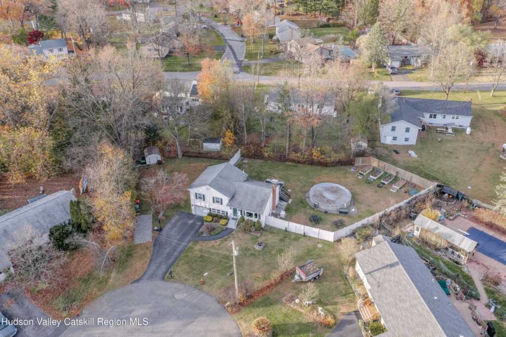 9 Mountain View Court, Rhinebeck, NY 12572 - Photo 3 of 28