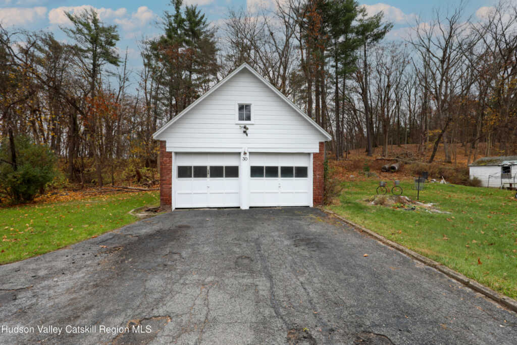 30 Pettit Avenue, Kingston, NY 12401 - Photo 5 of 29