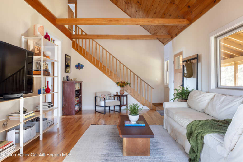 827 Ashokan Road, Kingston, NY 12401 - Photo 13 of 36