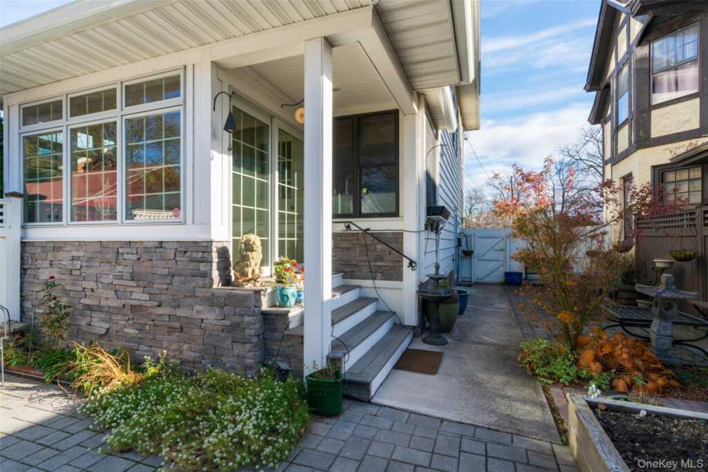 361 Albany Avenue, Kingston, NY 12401 - Photo 10 of 50