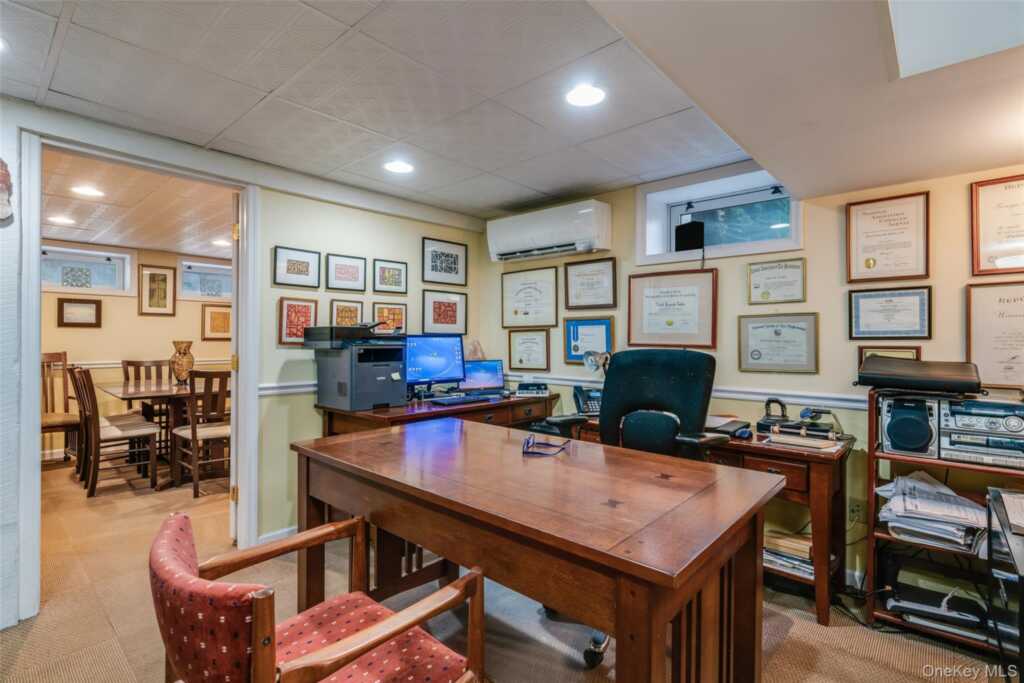 361 Albany Avenue, Kingston, NY 12401 - Photo 37 of 50