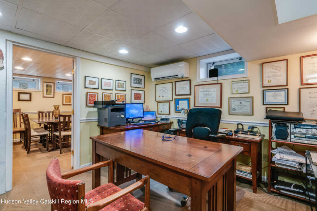 361 Albany Avenue, Kingston, NY 12401 - Photo 38 of 50