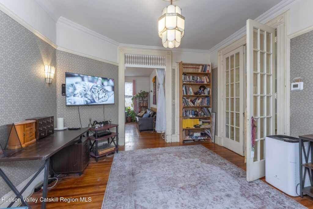 156 Hunter Street, Kingston, NY 12401 - Photo 13 of 50