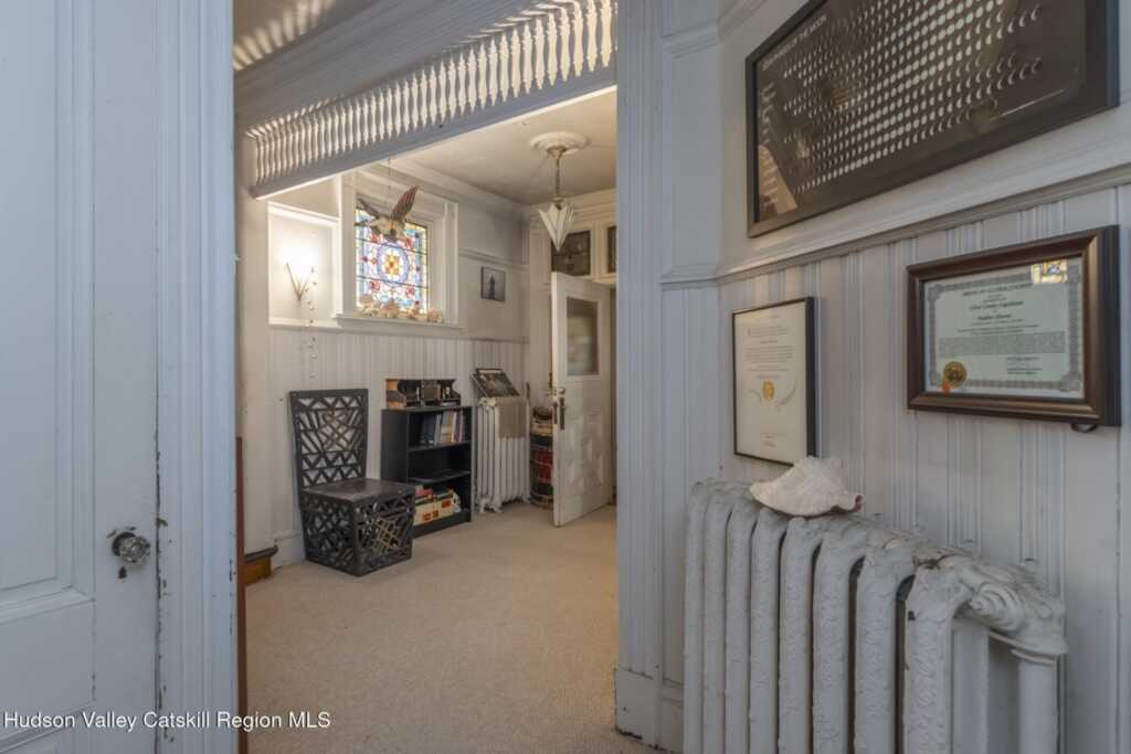 156 Hunter Street, Kingston, NY 12401 - Photo 14 of 50