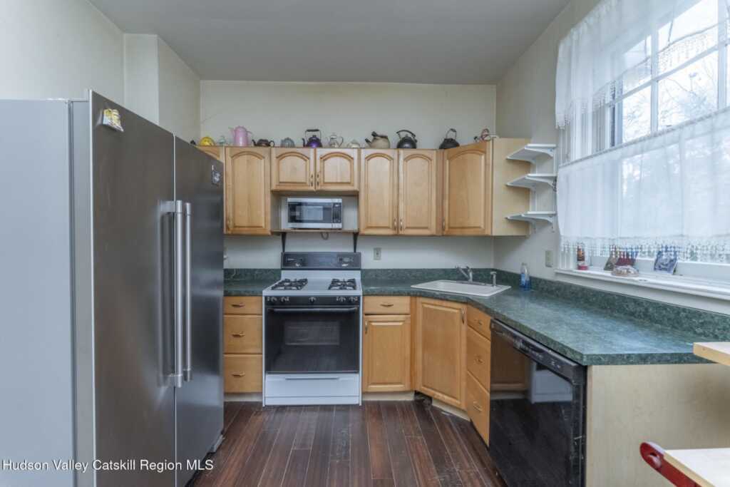 156 Hunter Street, Kingston, NY 12401 - Photo 25 of 50