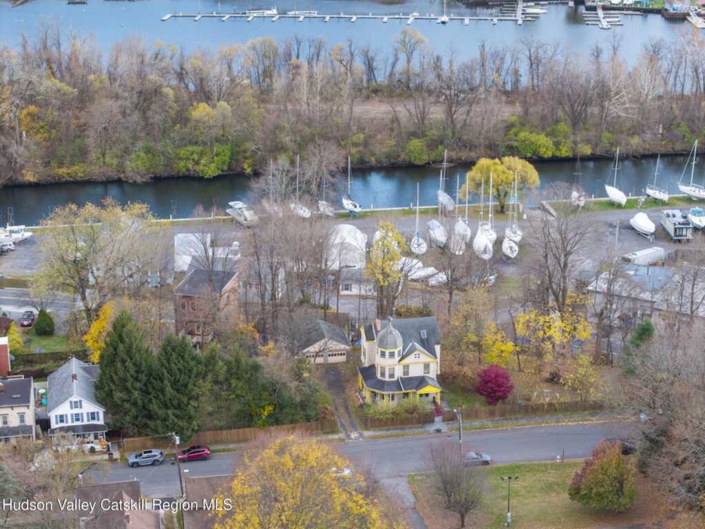 156 Hunter Street, Kingston, NY 12401 - Photo 3 of 50
