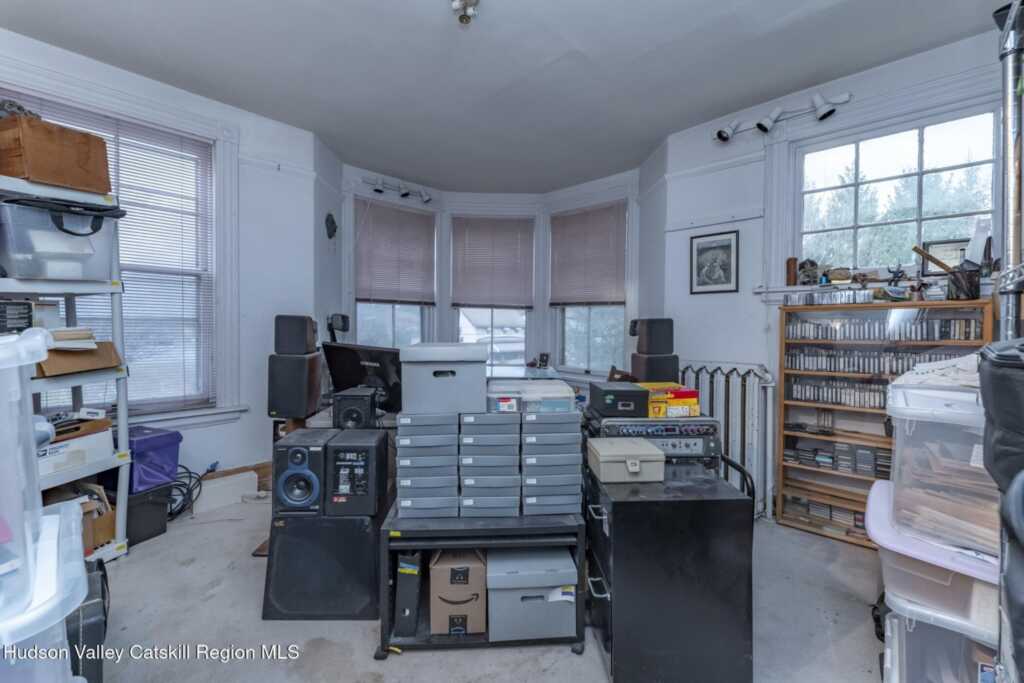 156 Hunter Street, Kingston, NY 12401 - Photo 34 of 50