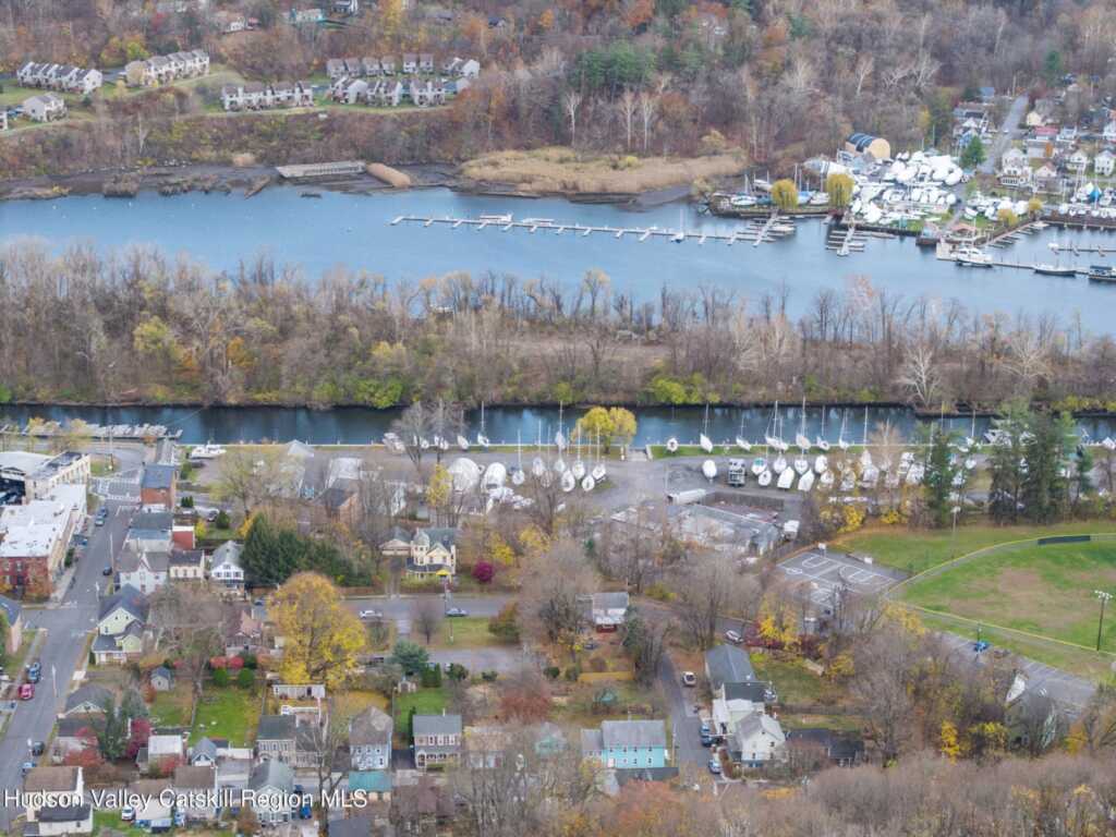 156 Hunter Street, Kingston, NY 12401 - Photo 5 of 50