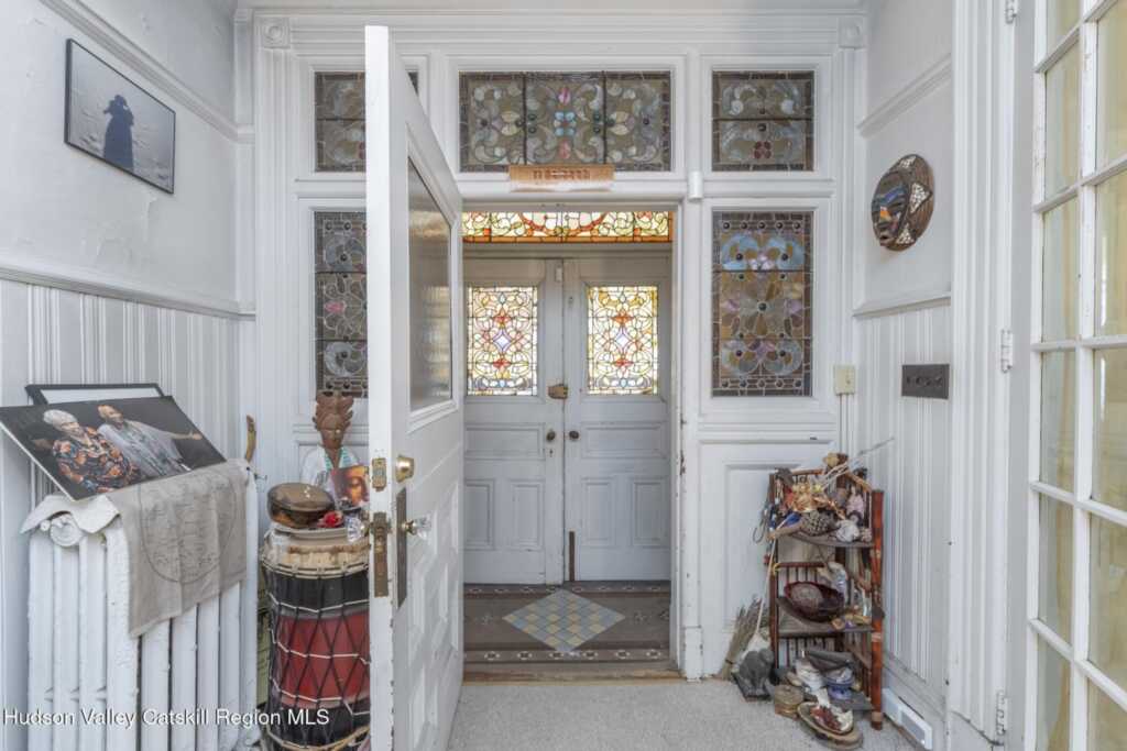 156 Hunter Street, Kingston, NY 12401 - Photo 8 of 50