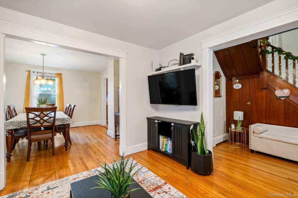 41 Chester Street, Kingston, NY 12401 - Photo 5 of 31