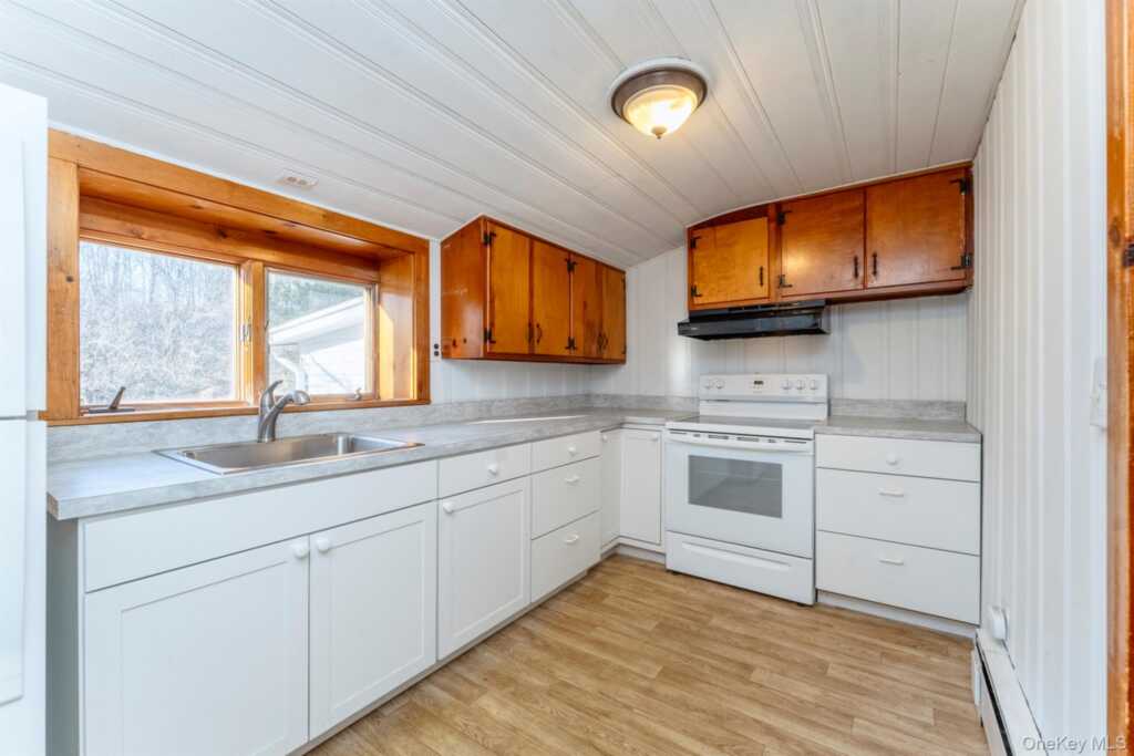 77 Pine Street, Hurley, NY 12491 - Photo 19 of 50