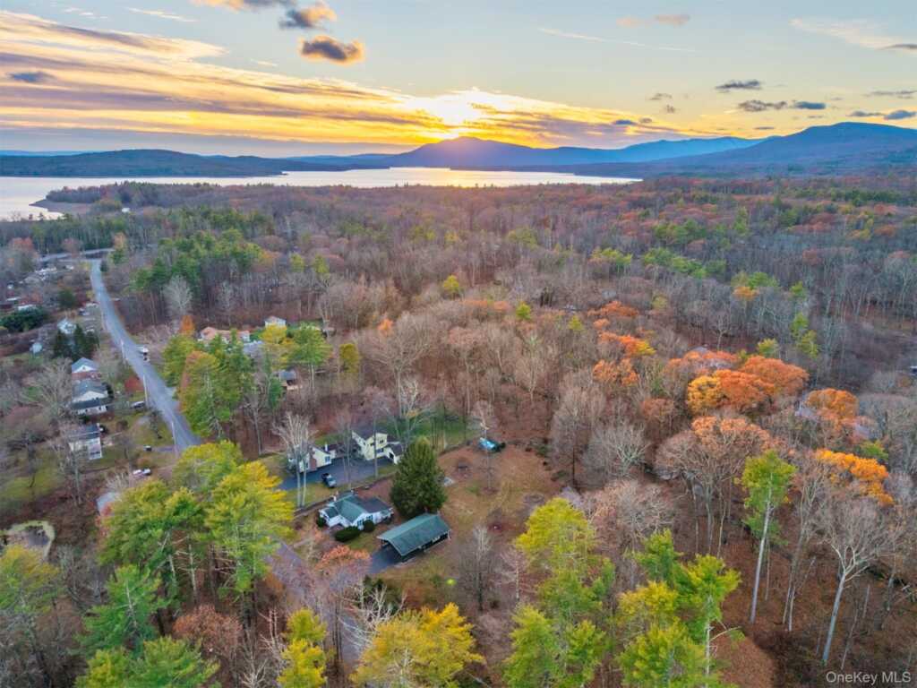 77 Pine Street, Hurley, NY 12491 - Photo 2 of 50