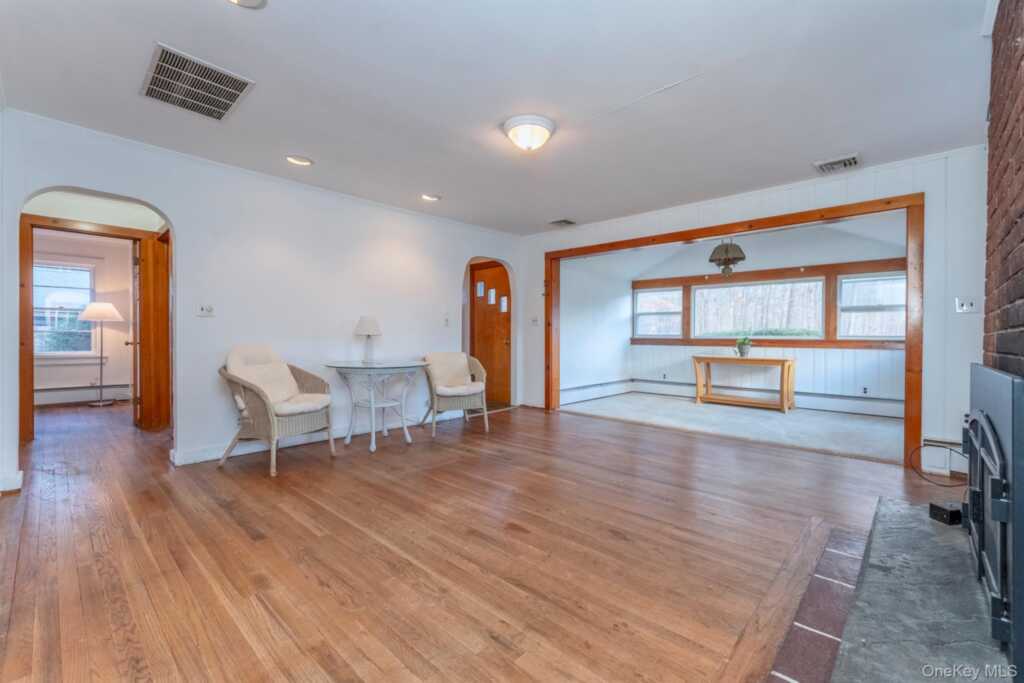 77 Pine Street, Hurley, NY 12491 - Photo 7 of 50