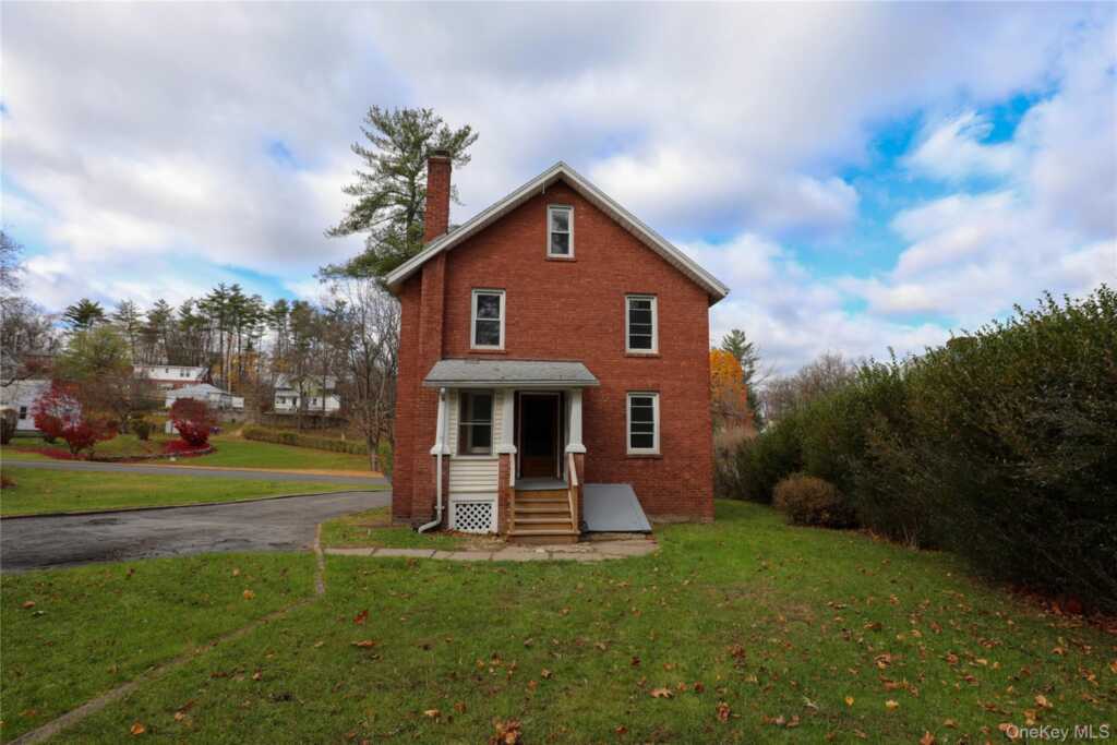 30 Pettit Avenue, Kingston, NY 12401 - Photo 3 of 29