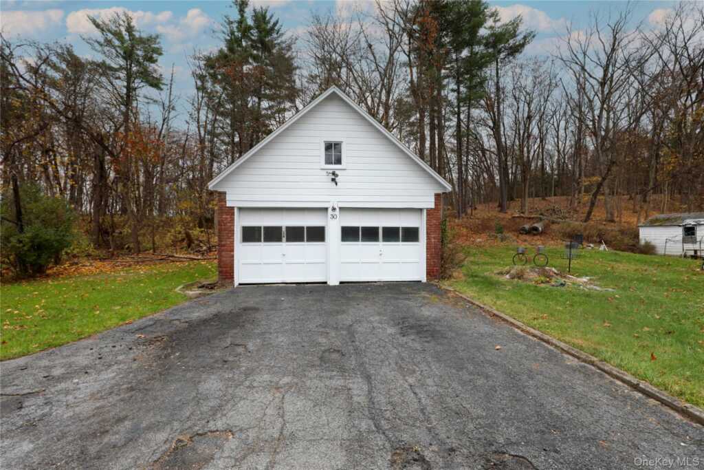 30 Pettit Avenue, Kingston, NY 12401 - Photo 4 of 29