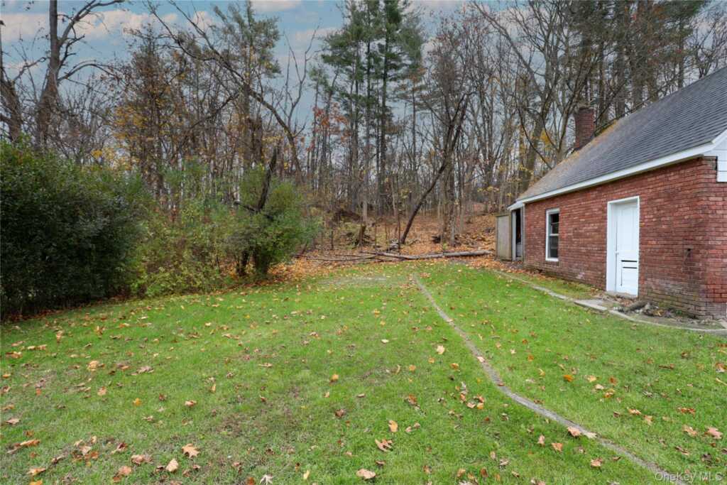 30 Pettit Avenue, Kingston, NY 12401 - Photo 5 of 29