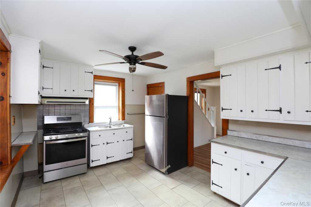 30 Pettit Avenue, Kingston, NY 12401 - Photo 9 of 29