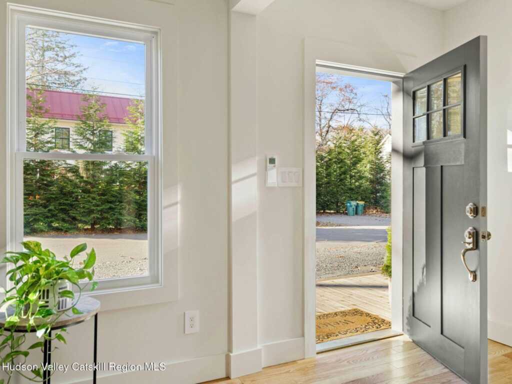 15 John Street, Rosendale, NY 12472 - Photo 3 of 50