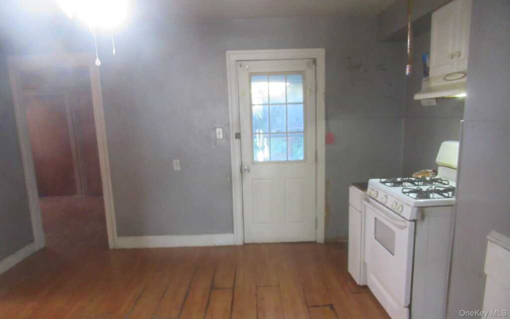 29 Henry Street, Kingston, NY 12401 - Photo 3 of 7