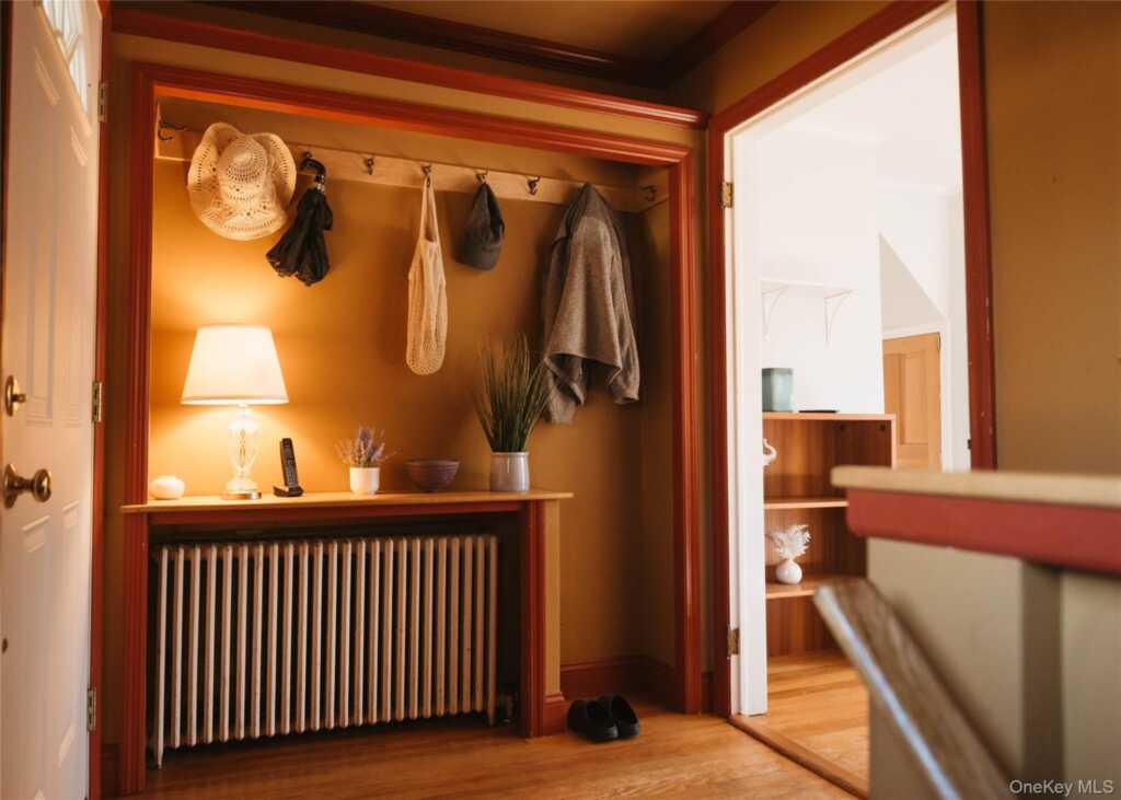 18 Mountainview Avenue, Rosendale, NY 12472 - Photo 4 of 33