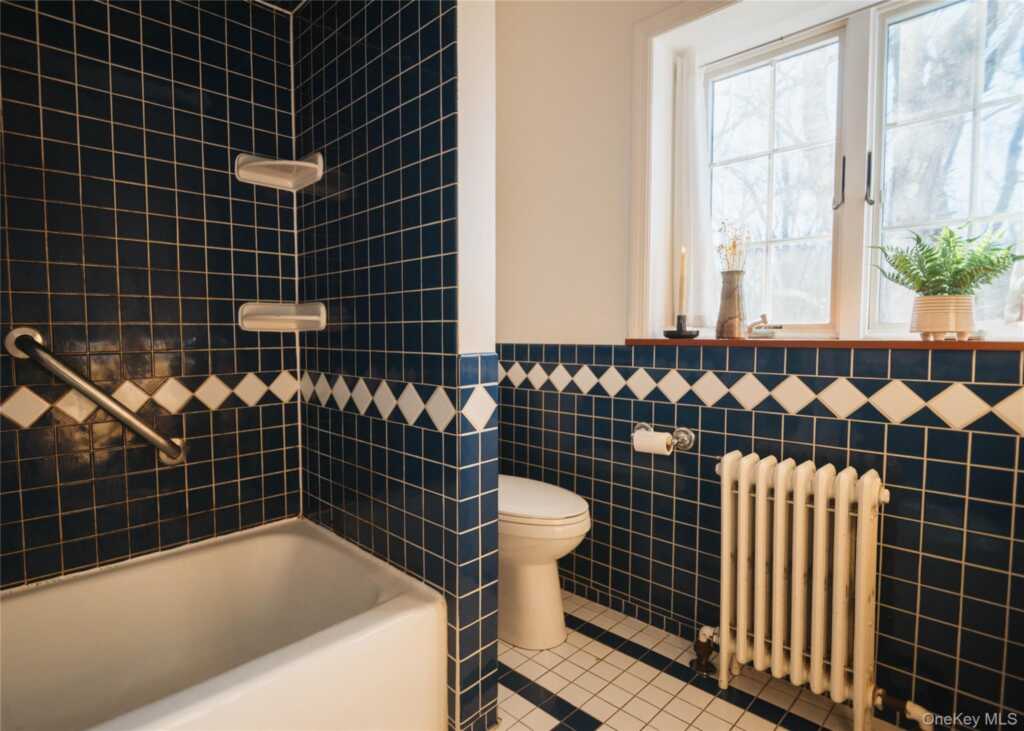 18 Mountainview Avenue, Rosendale, NY 12472 - Photo 8 of 33