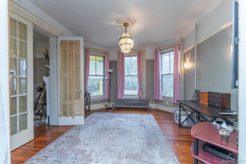 156 Hunter Street, Kingston, NY 12401 - Photo 10 of 49