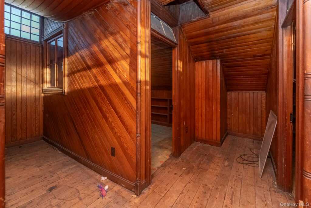 156 Hunter Street, Kingston, NY 12401 - Photo 32 of 49