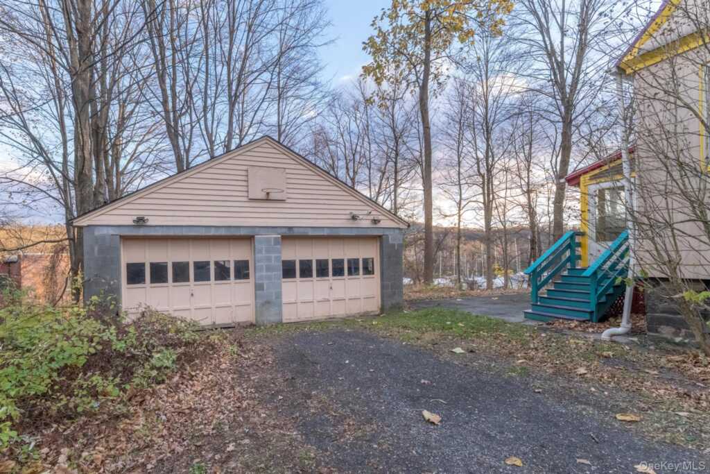 156 Hunter Street, Kingston, NY 12401 - Photo 40 of 49