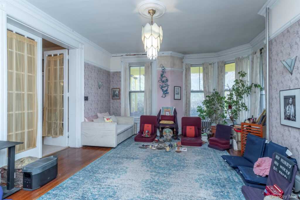 156 Hunter Street, Kingston, NY 12401 - Photo 8 of 49