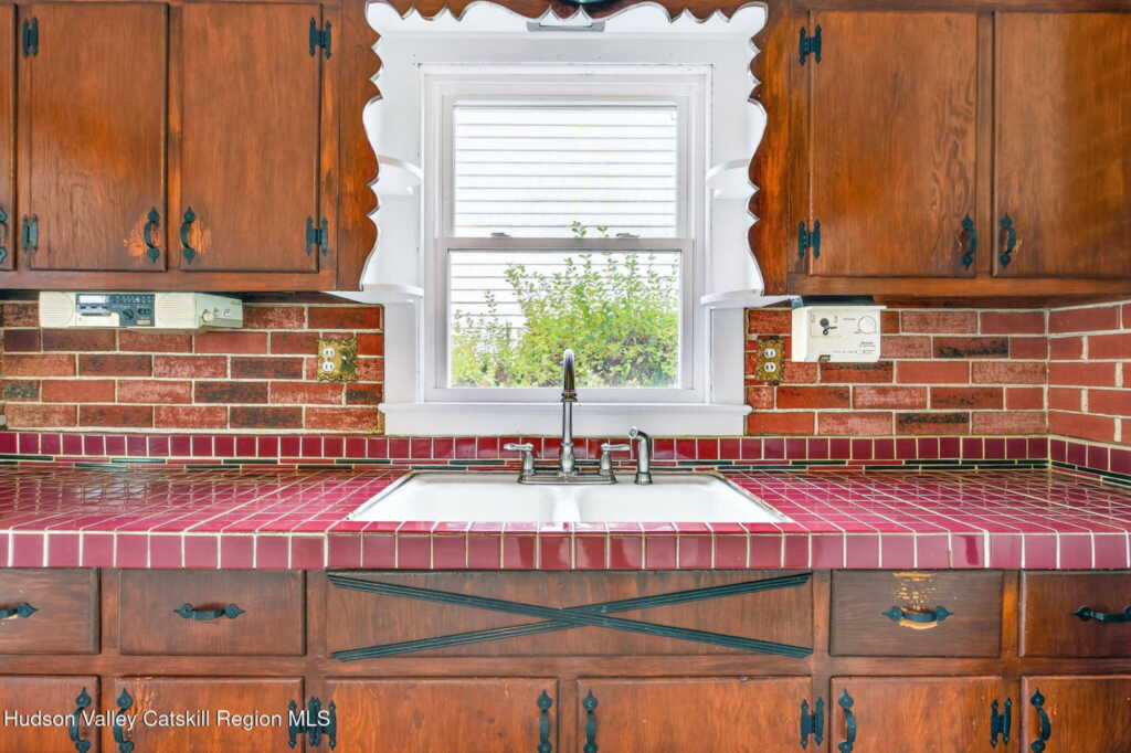 62 Foxhall Avenue, Kingston, NY 12401 - Photo 7 of 24