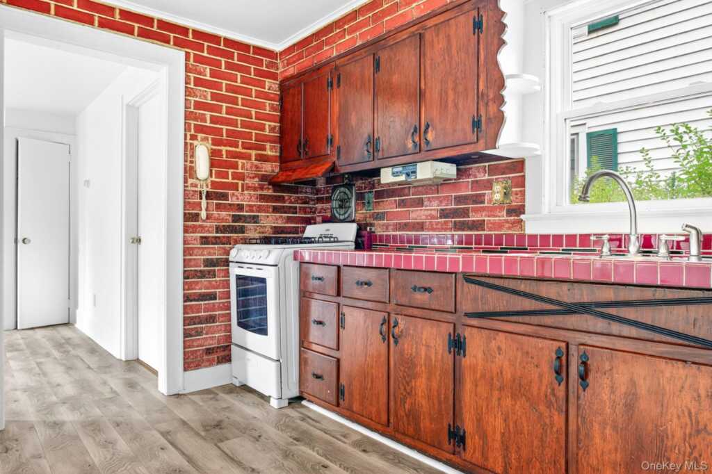 62 Foxhall Avenue, Kingston, NY 12401 - Photo 6 of 23