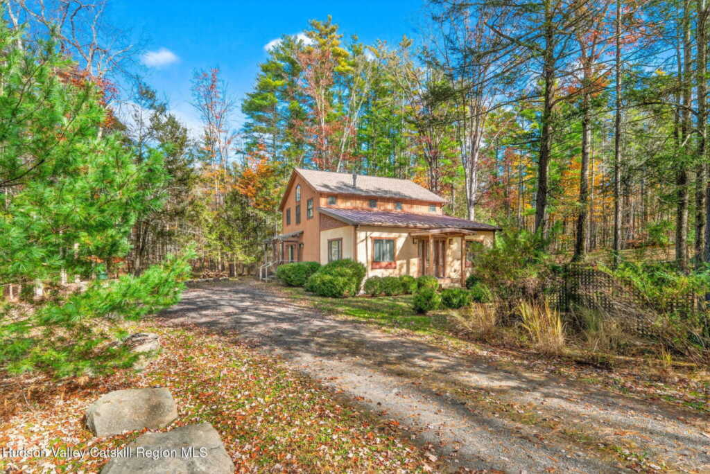 32 Eastwoods, Woodstock, NY 12498 - Photo 2 of 17