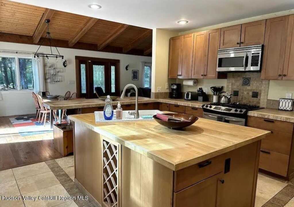 32 Eastwoods, Woodstock, NY 12498 - Photo 5 of 17