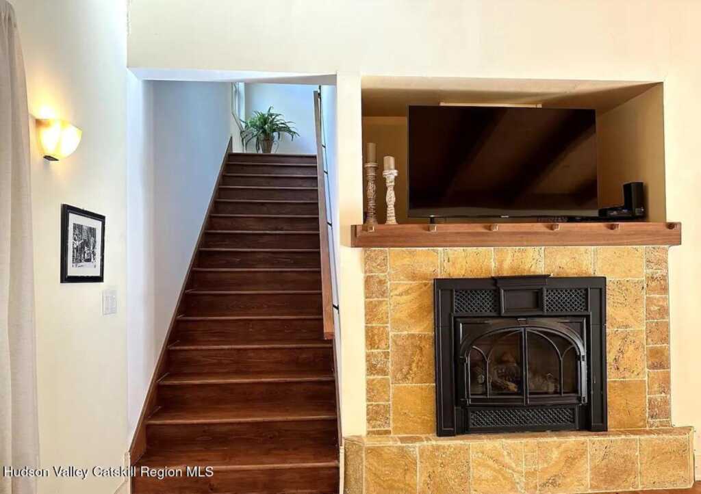 32 Eastwoods, Woodstock, NY 12498 - Photo 7 of 17