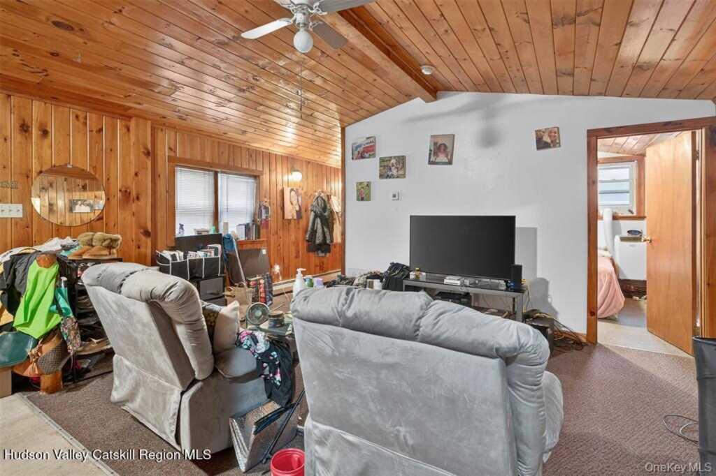 423 Main Street, Rosendale, NY 12472 - Photo 11 of 29