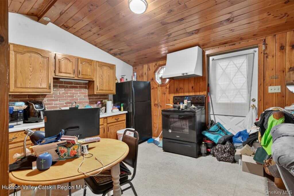 423 Main Street, Rosendale, NY 12472 - Photo 12 of 29