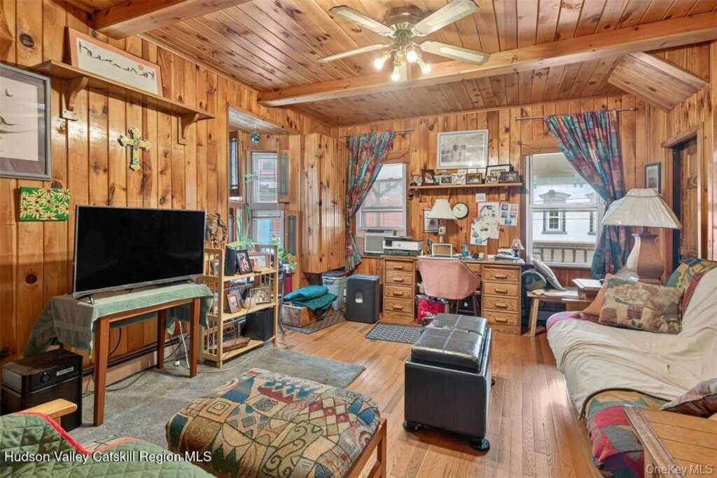 423 Main Street, Rosendale, NY 12472 - Photo 16 of 29