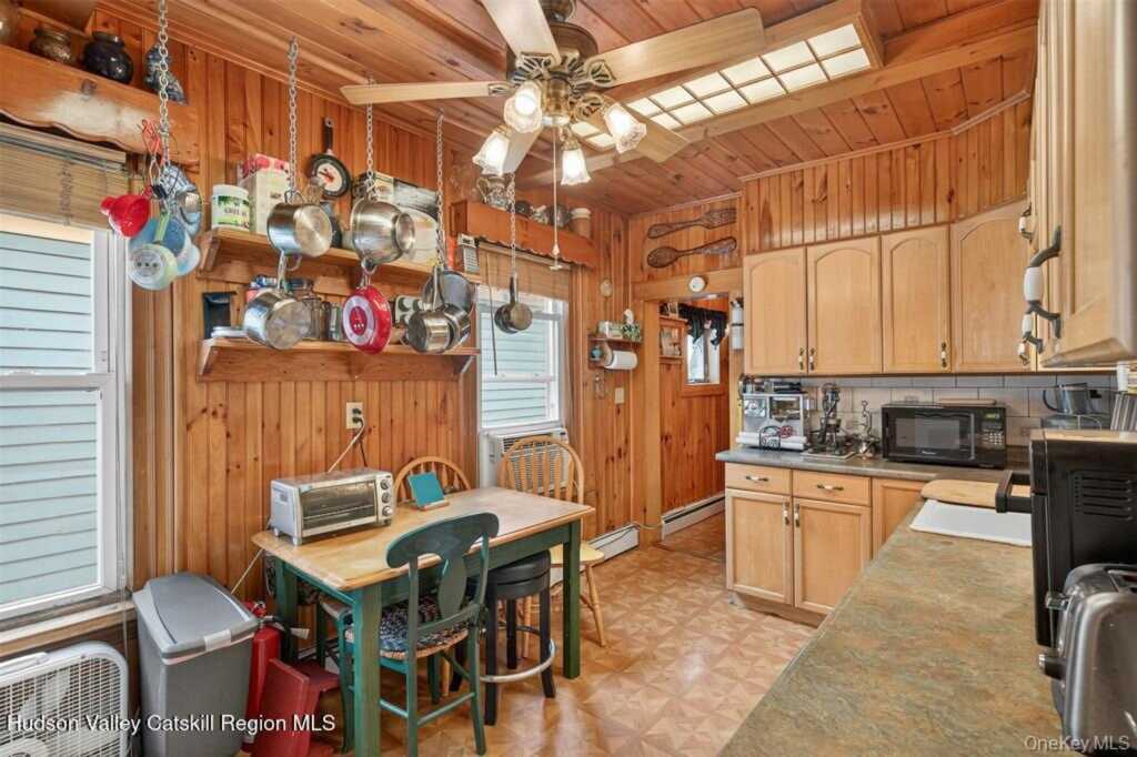 423 Main Street, Rosendale, NY 12472 - Photo 21 of 29