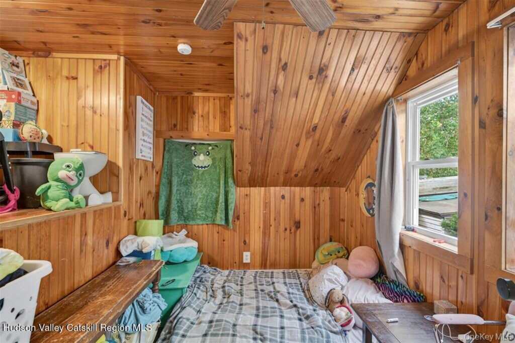 423 Main Street, Rosendale, NY 12472 - Photo 3 of 29