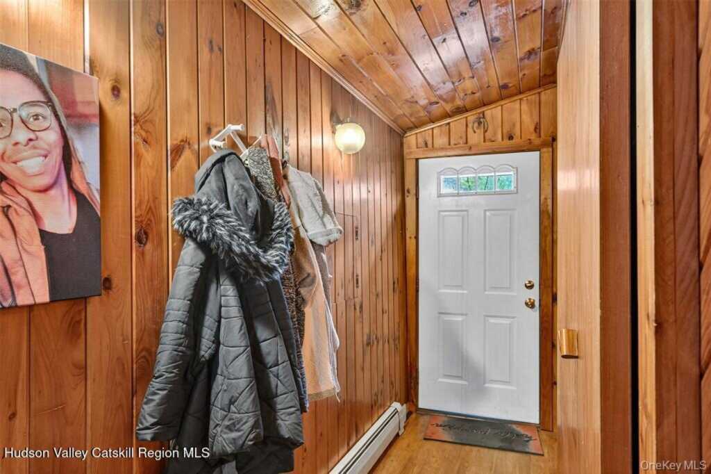 423 Main Street, Rosendale, NY 12472 - Photo 9 of 29