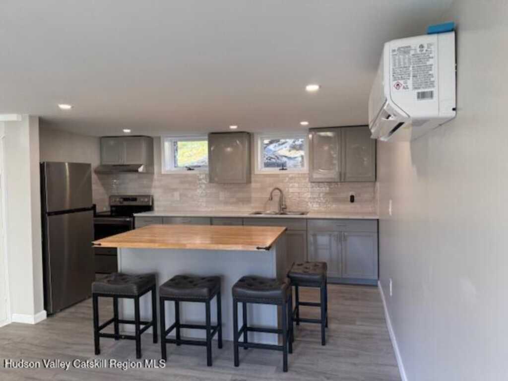 19 Purvis Street, Kingston, NY 12401 - Photo 4 of 23