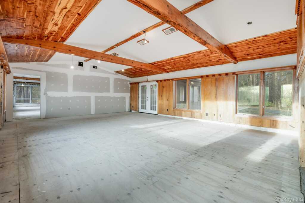 233 Forest Hill Drive, Kingston, NY 12401 - Photo 10 of 34